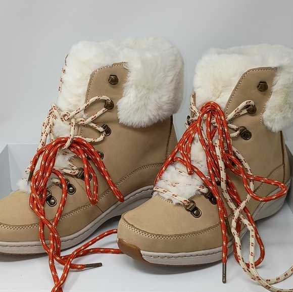 Aetrex Tan and Red Ankle Booties with Stylish Design - Picture 11 of 16